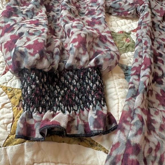 Zara maroon and cream floral sheer blouse with smocked collar and sleeves - Picture 5 of 9